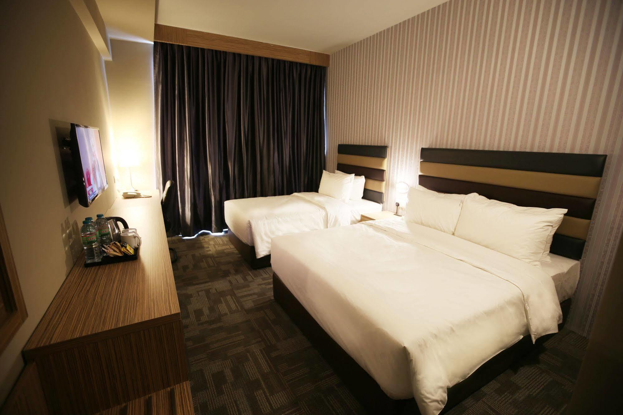 Hotel Sem9 Senai Kulai Exteriér fotografie