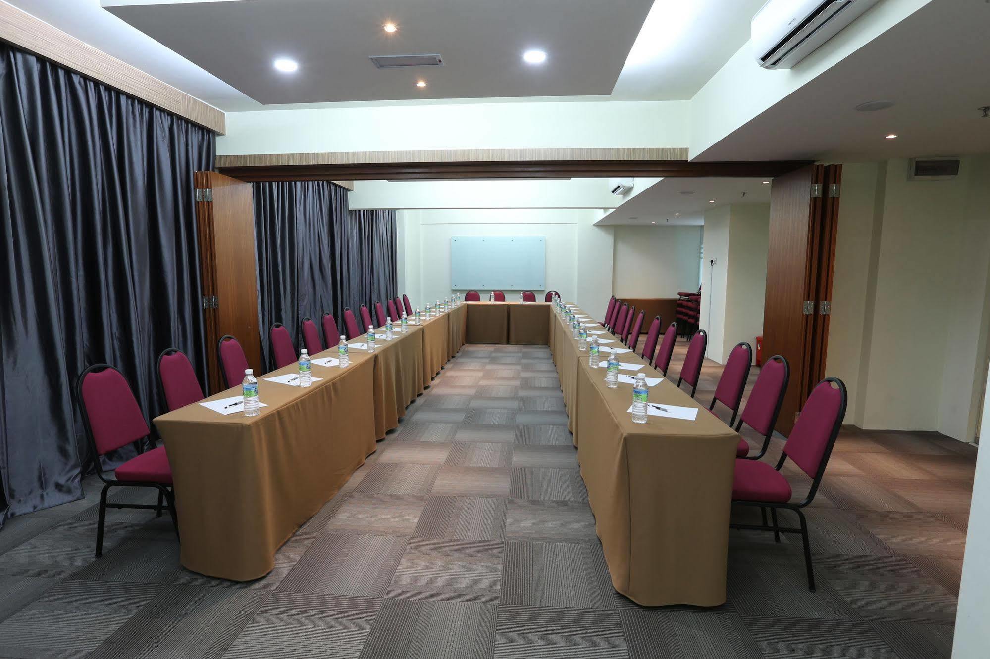 Hotel Sem9 Senai Kulai Exteriér fotografie